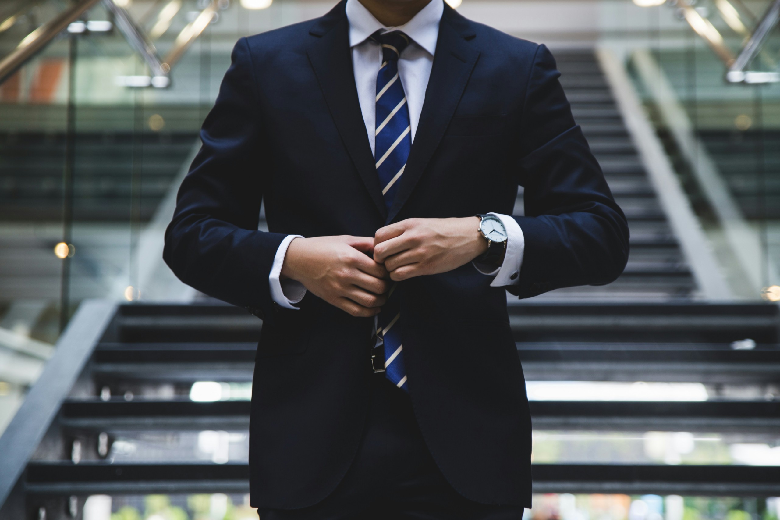 How to Build an Effective Relationship with a Hired Director